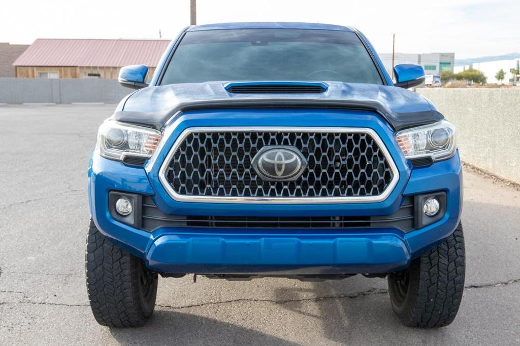 2018 Toyota Tacoma TRD Sport photo 8