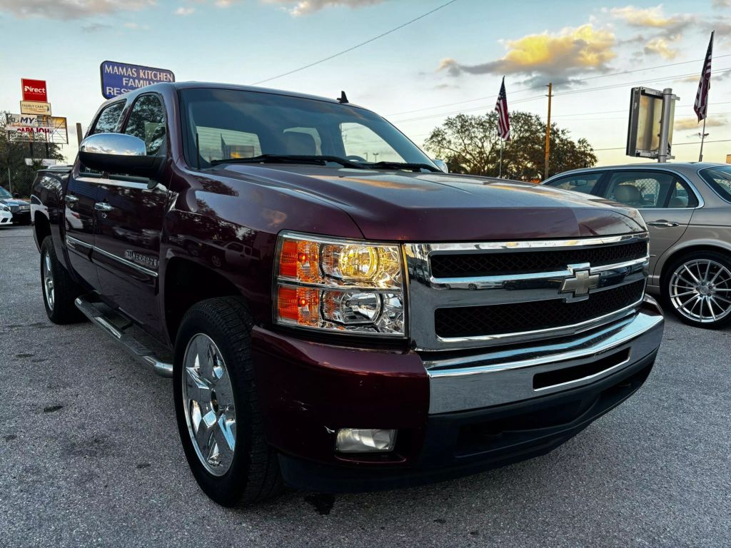 2009 CHEVROLET SILVERADO 1500 CREW CAB PICKUP V8, FLEX FUEL, 5.3 LITER LT PICKUP 4D 5 3/4 FT