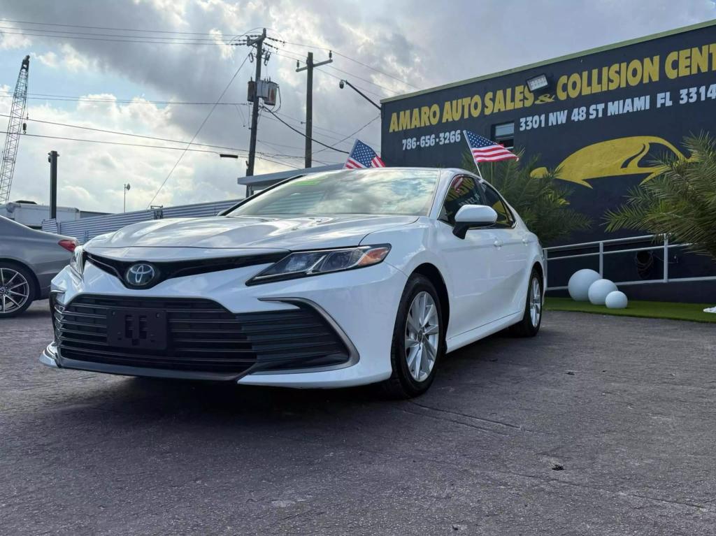 2022 Toyota Camry LE photo 3