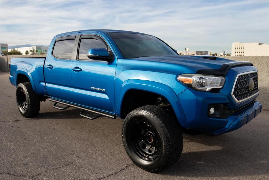 2018 Toyota Tacoma TRD Sport photo 7