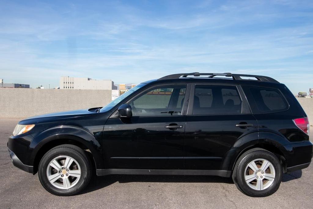 2010 Subaru Forester X photo 2