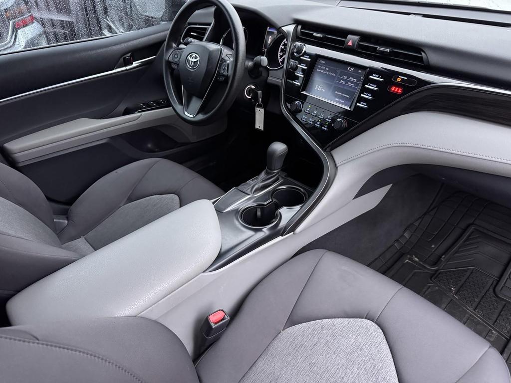 2019 Toyota Camry LE photo 12