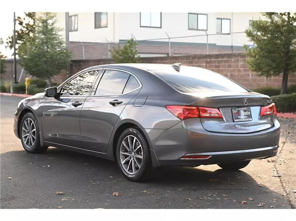 2018 Acura TLX Base photo 5