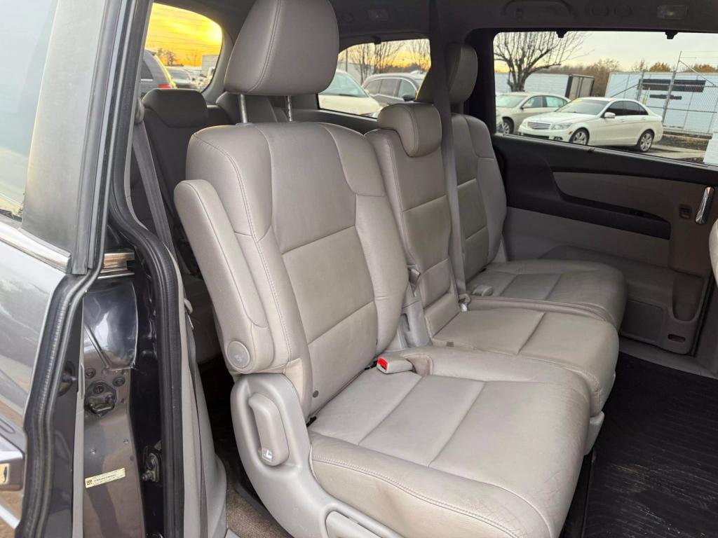 2014 Honda Odyssey EX-L photo 21