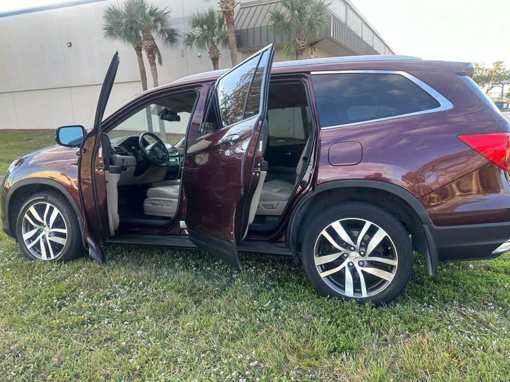 2016 Honda Pilot Touring photo 10