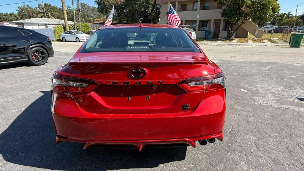 2021 Toyota Camry SE photo 13