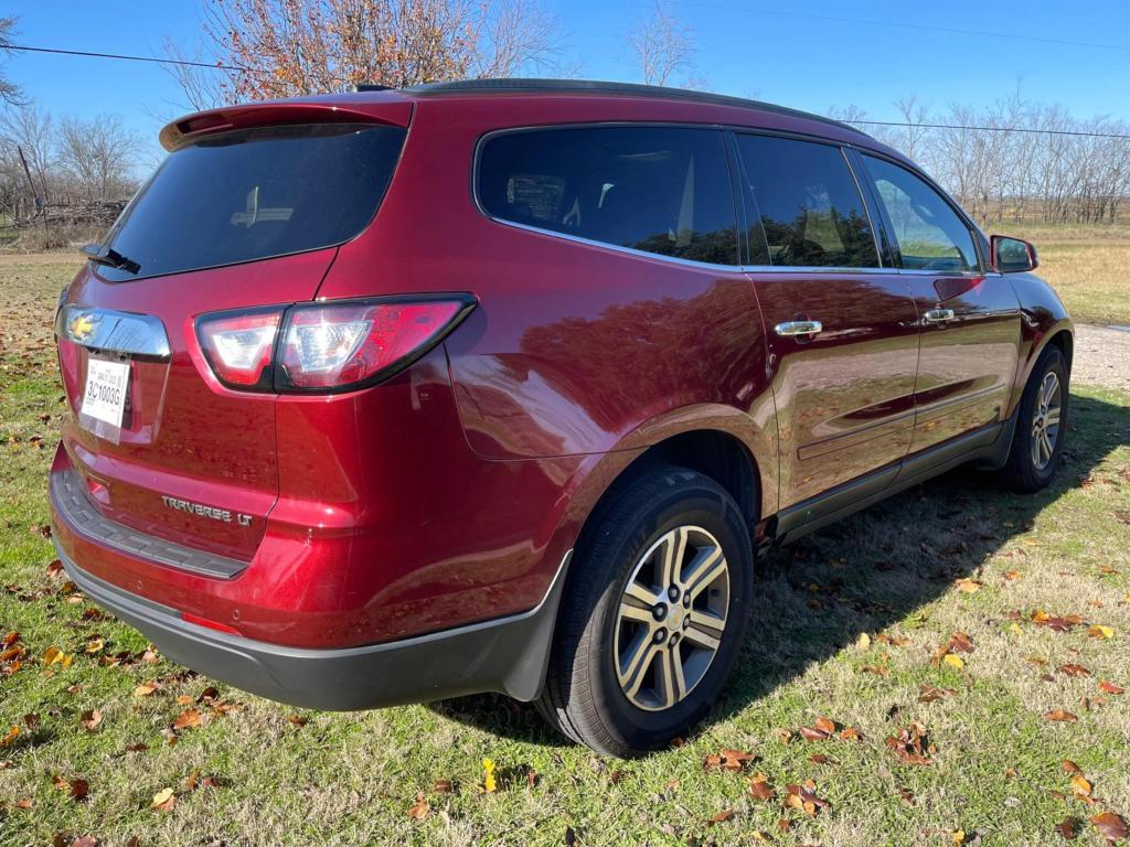 2016 Chevrolet Traverse 1LT photo 4