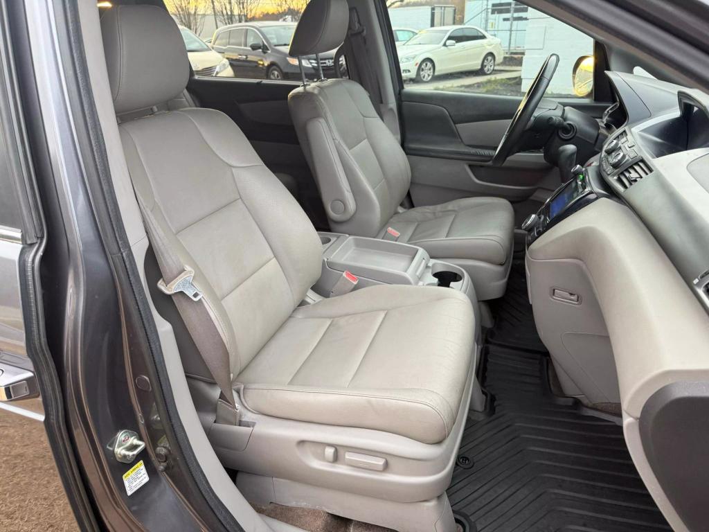 2014 Honda Odyssey EX-L photo 24