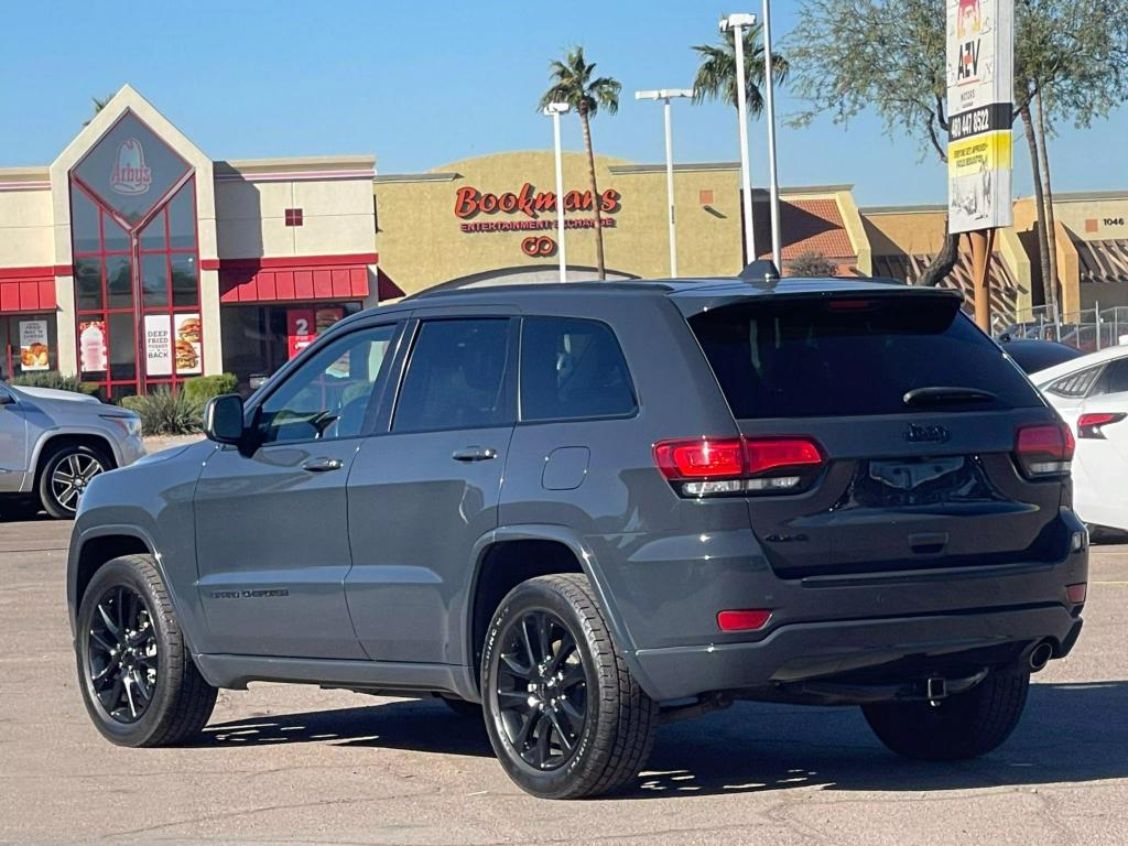 2018 Jeep Grand Cherokee Altitude photo 4