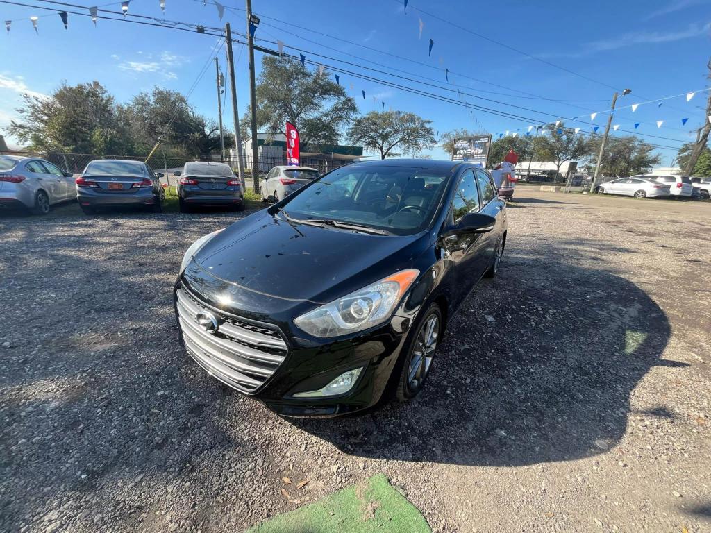 2016 Hyundai Elantra GT Base photo 2