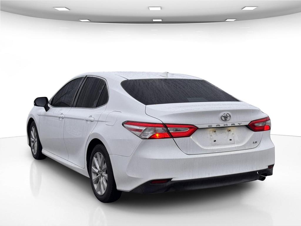 2019 Toyota Camry LE photo 6