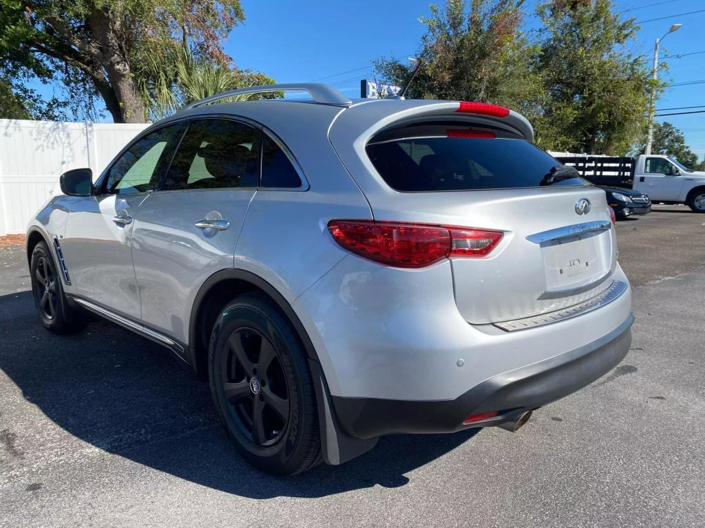 2015 INFINITI QX70 Base photo 4