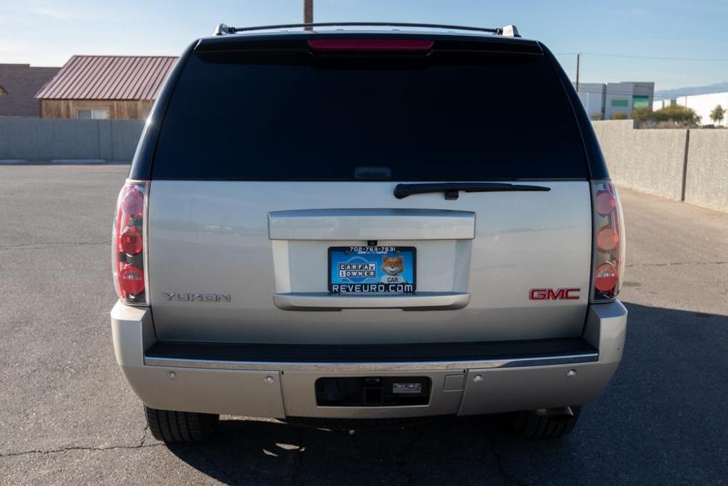 2014 GMC Yukon Denali photo 4