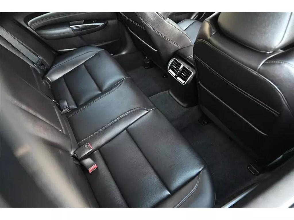 2018 Acura TLX Base photo 15