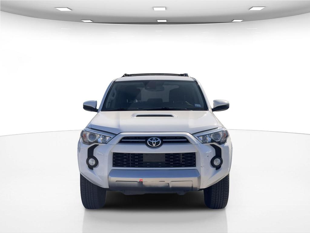 2020 Toyota 4Runner Off-Road photo 2