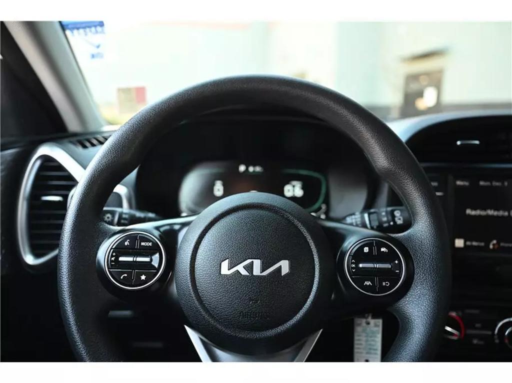 2023 Kia Soul LX photo 29