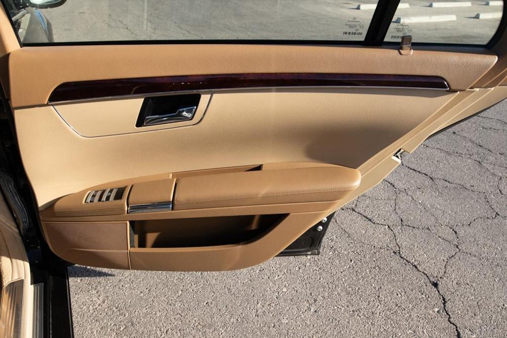 2007 Mercedes-Benz S-Class S550 photo 20