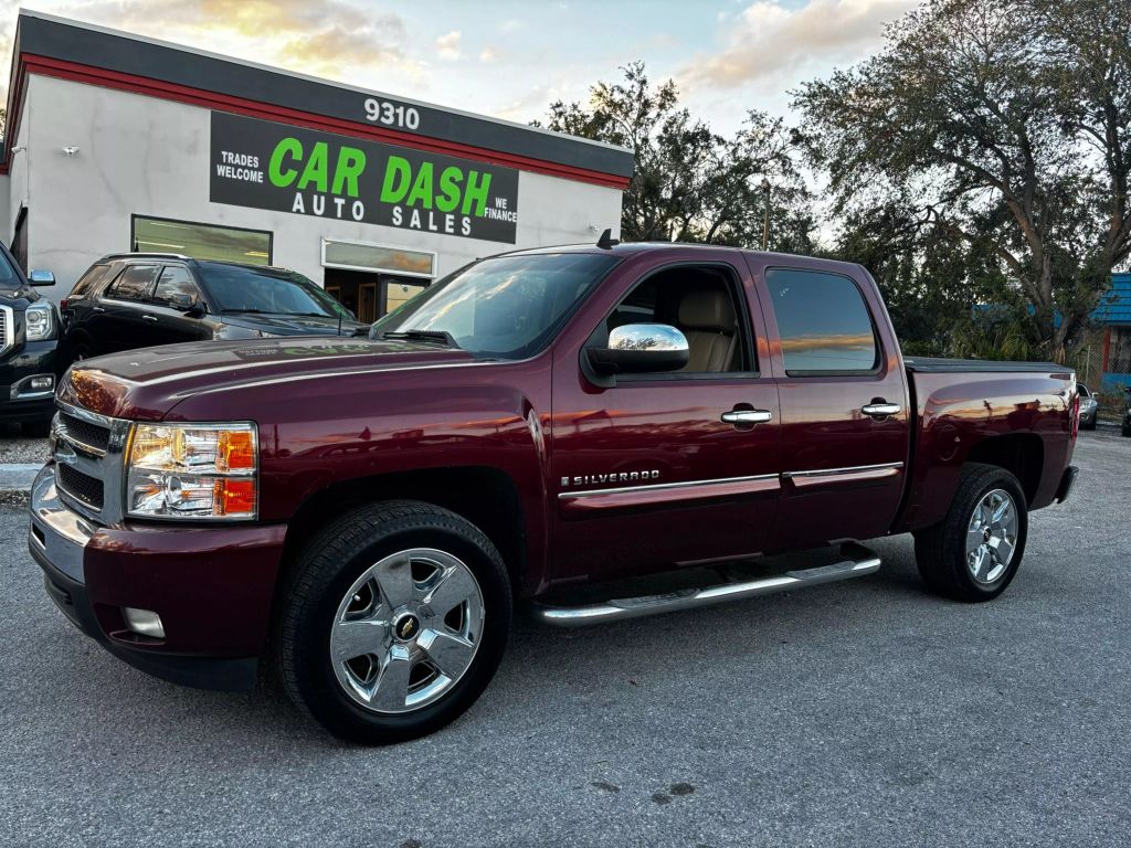2009 CHEVROLET SILVERADO 1500 CREW CAB PICKUP V8, FLEX FUEL, 5.3 LITER LT PICKUP 4D 5 3/4 FT