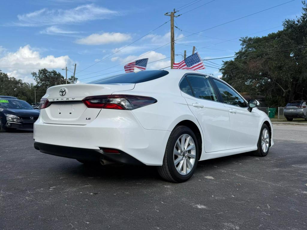 2022 Toyota Camry LE photo 12