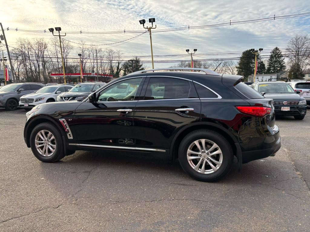 2014 INFINITI QX70 Base photo 5