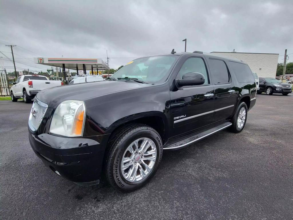 2013 GMC Yukon XL Denali photo 2