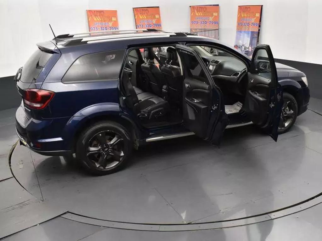 2020 Dodge Journey Crossroad photo 6