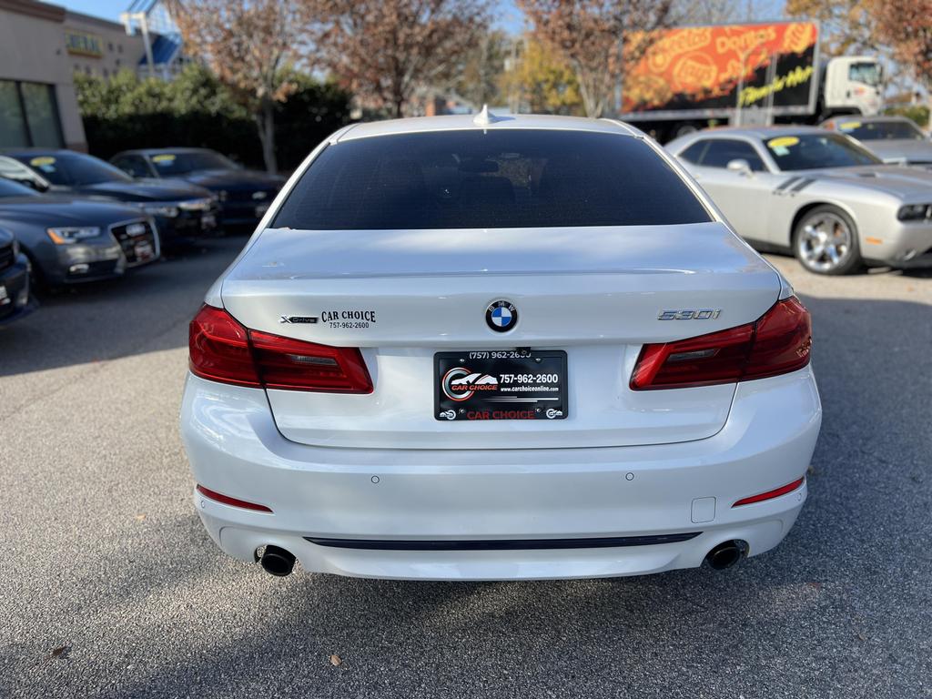 2018 BMW 5 Series 530i photo 9