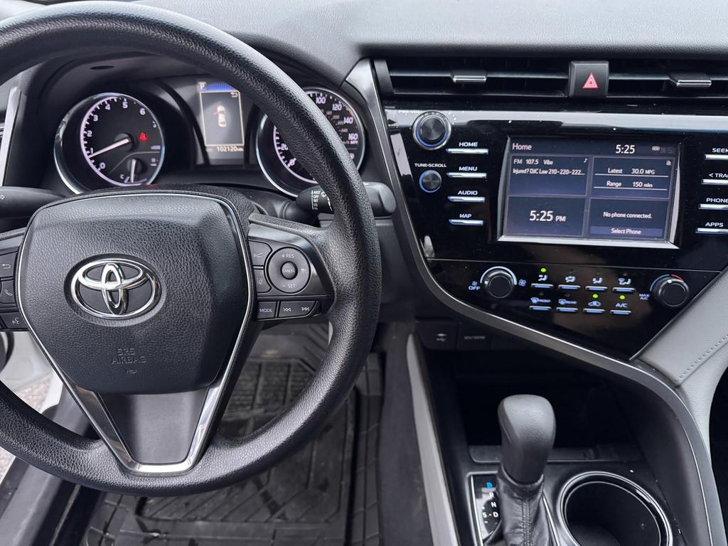 2019 Toyota Camry LE photo 11