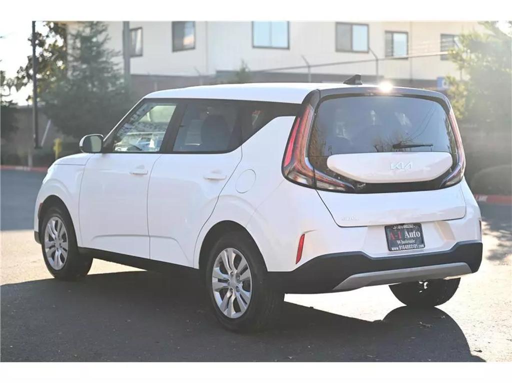 2023 Kia Soul LX photo 5