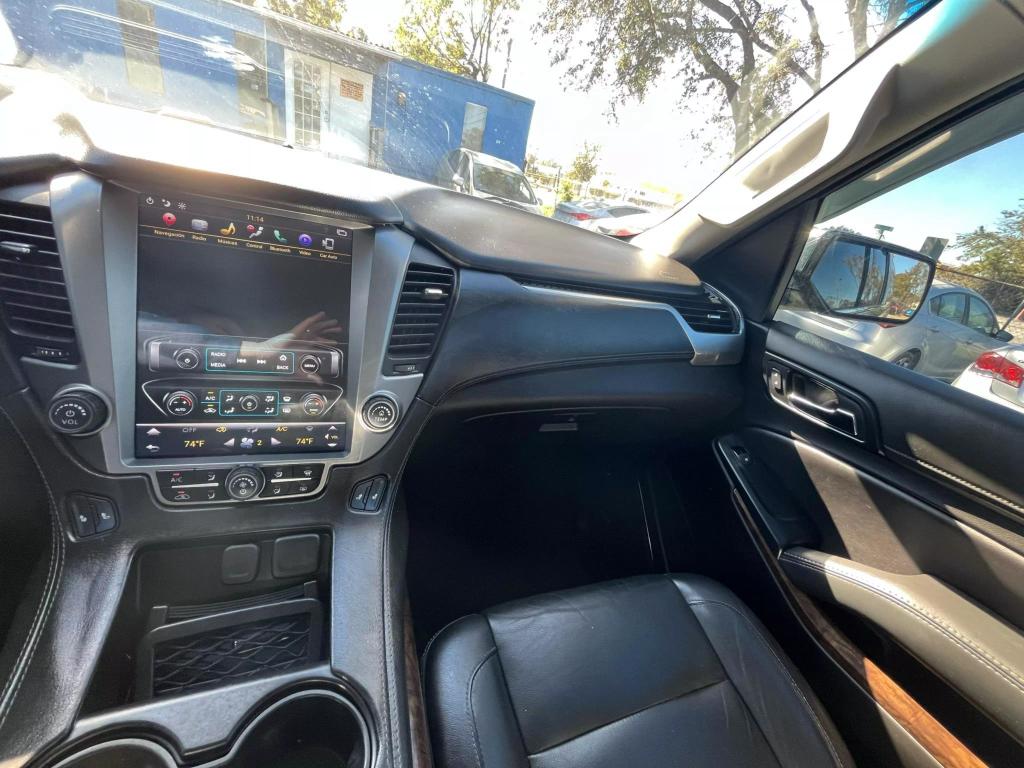 2019 Chevrolet Suburban LT photo 15