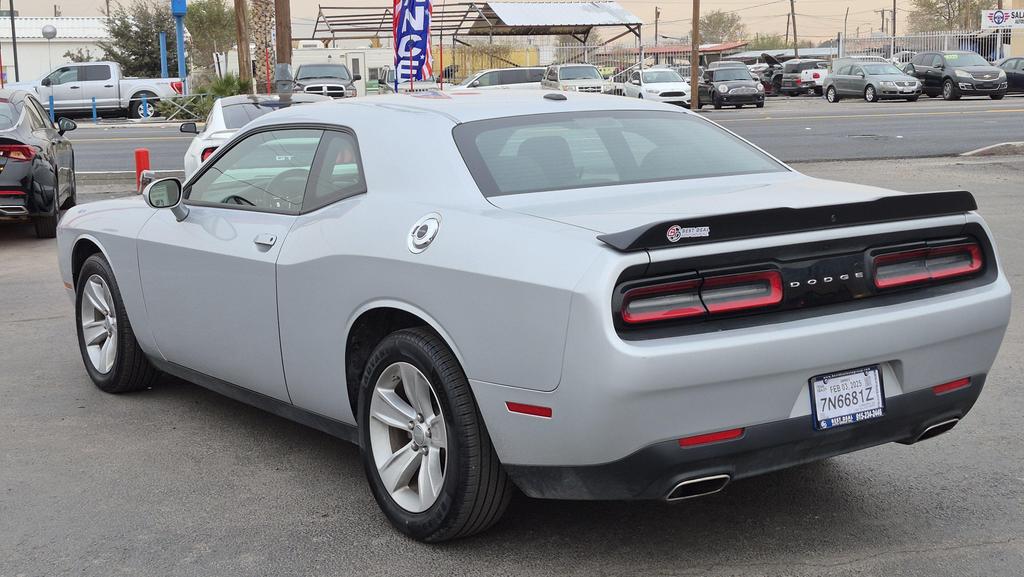 2023 Dodge Challenger SXT photo 4