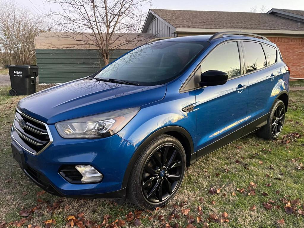 2019 Ford Escape SE photo 3