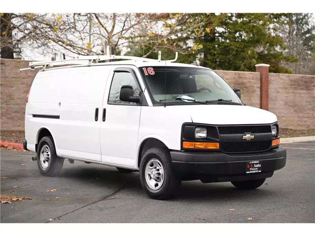 Chevrolet Express Cargo's photo