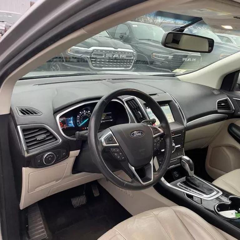 2018 Ford Edge Titanium photo 20