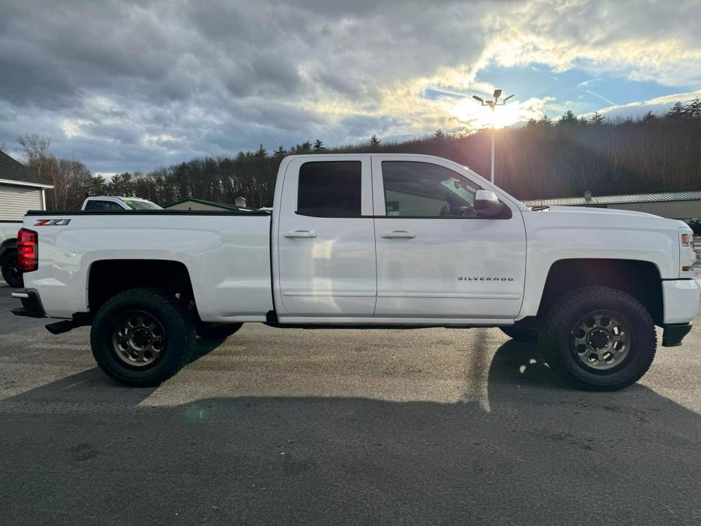 2018 Chevrolet Silverado 1500 LT photo 10