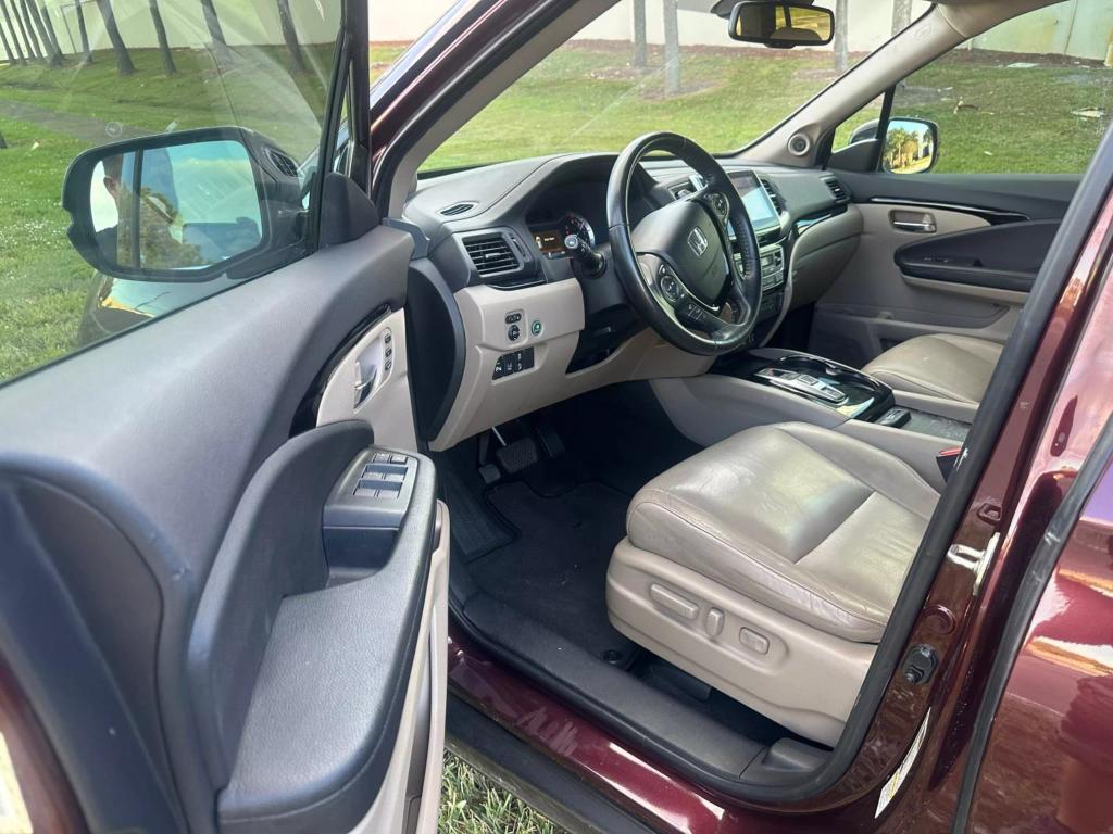 2016 Honda Pilot Touring photo 6