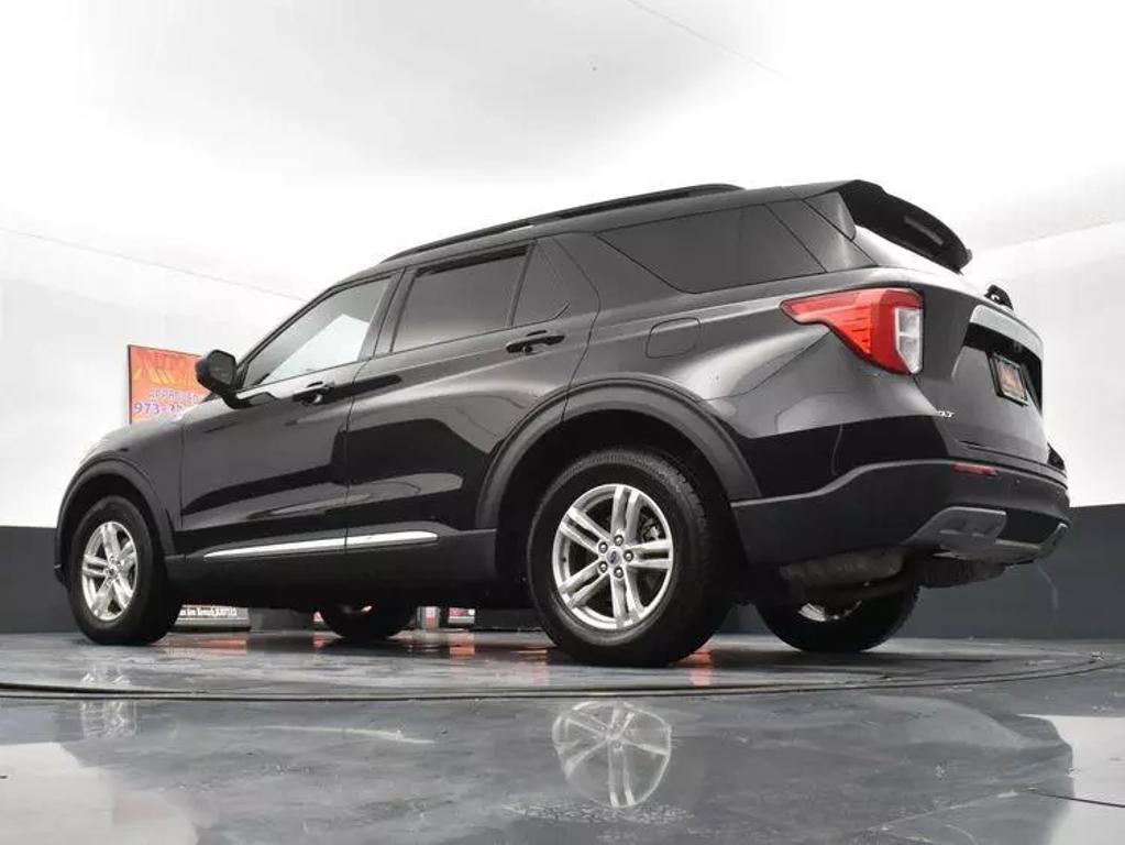 2023 Ford Explorer XLT photo 12