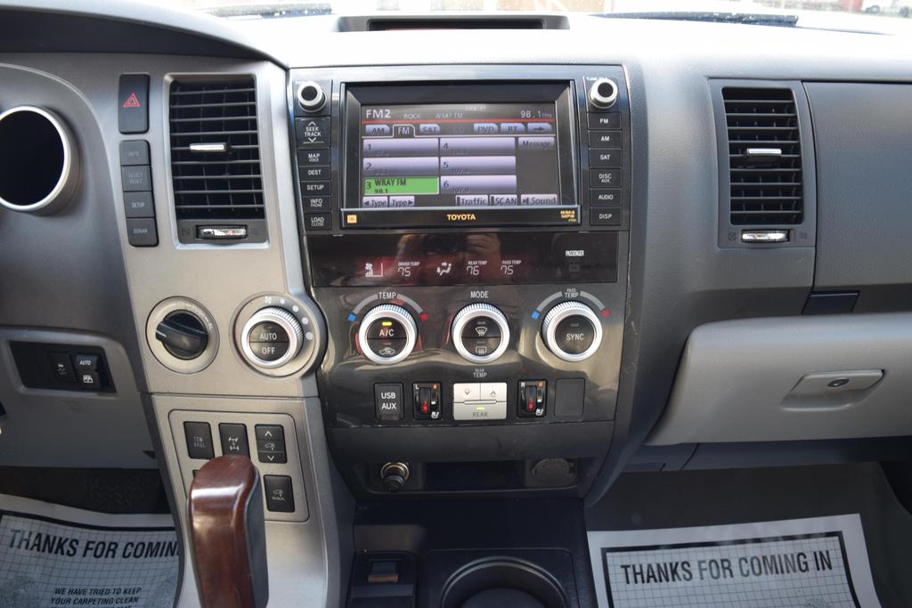 2011 Toyota Sequoia Platinum photo 21