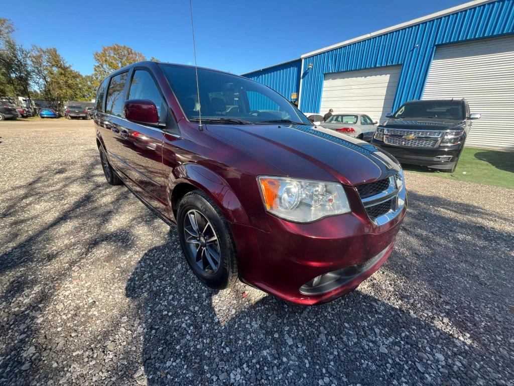 2017 Dodge Grand Caravan SXT photo 4