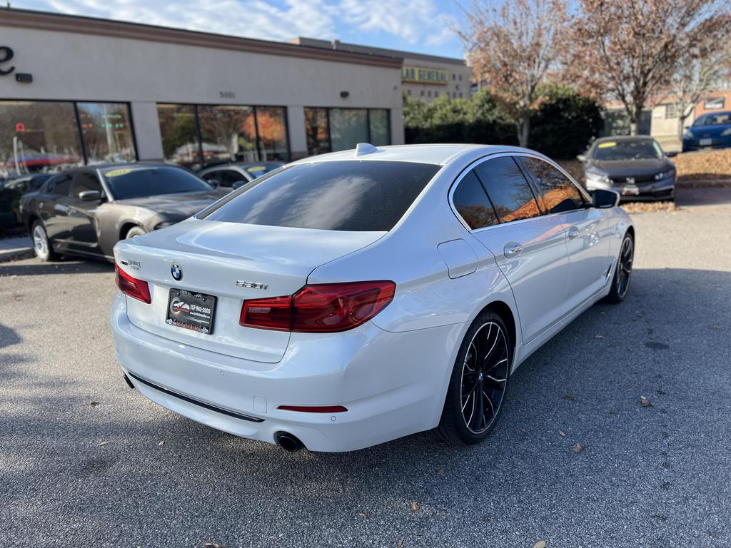 2018 BMW 5 Series 530i photo 10