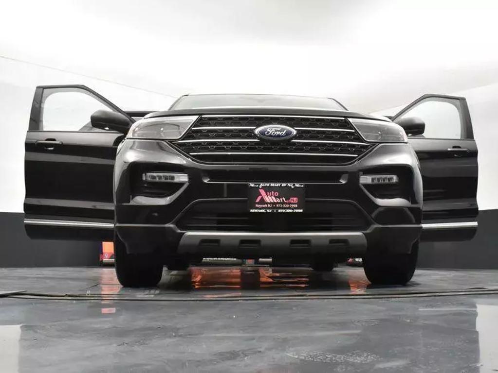 2023 Ford Explorer XLT photo 11