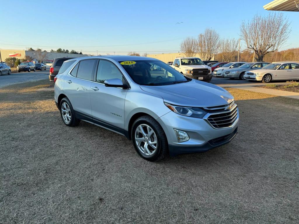 2018 Chevrolet Equinox LT photo 3