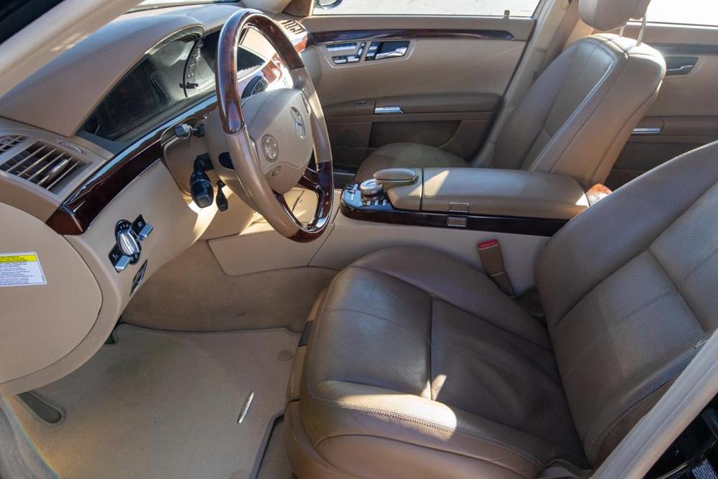 2007 Mercedes-Benz S-Class S550 photo 11