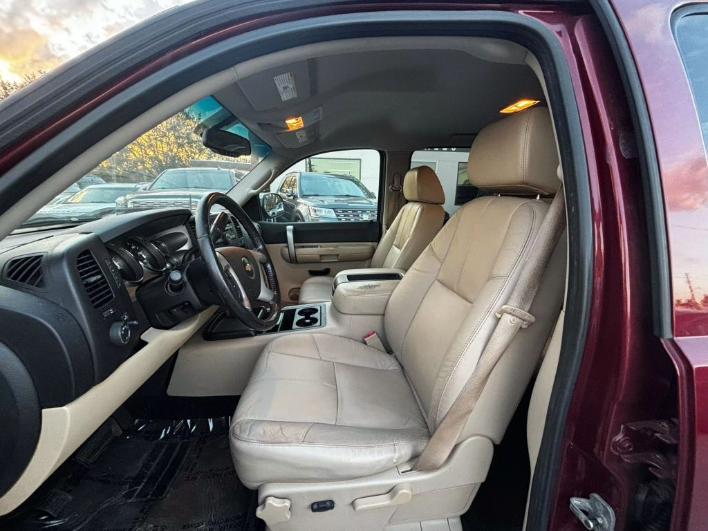 2009 CHEVROLET SILVERADO 1500 CREW CAB PICKUP V8, FLEX FUEL, 5.3 LITER LT PICKUP 4D 5 3/4 FT