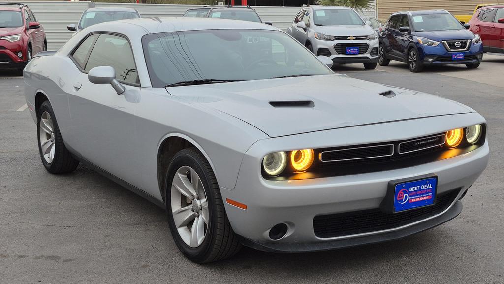 2023 Dodge Challenger SXT photo 8