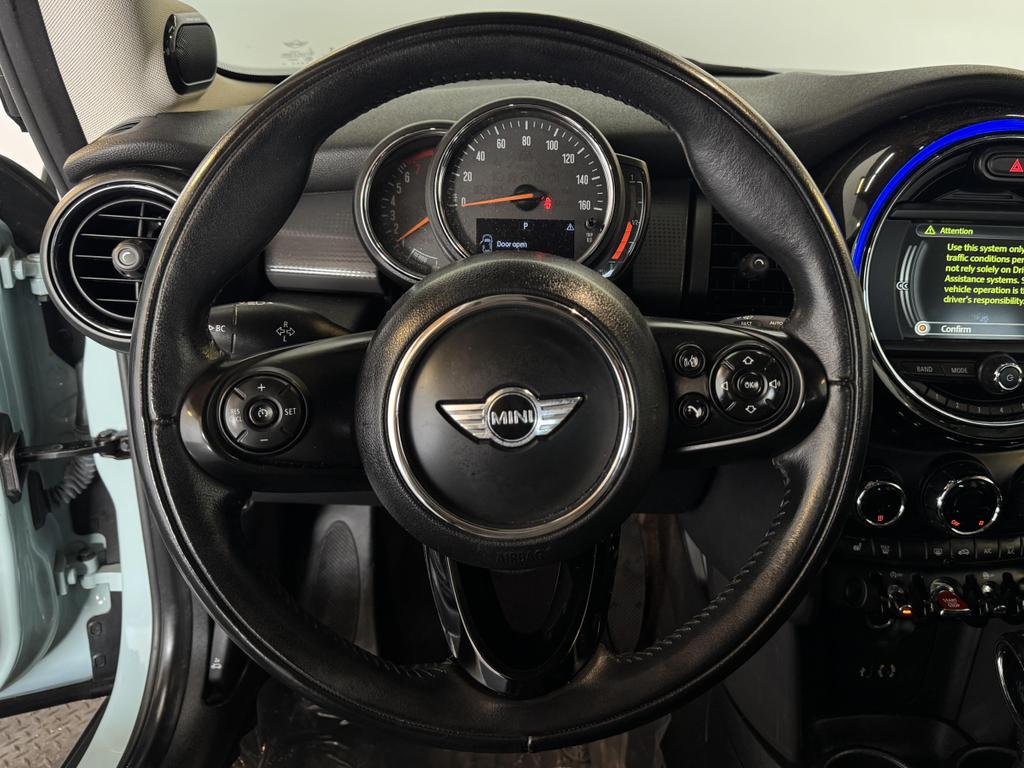 2018 MINI Cooper Base photo 16