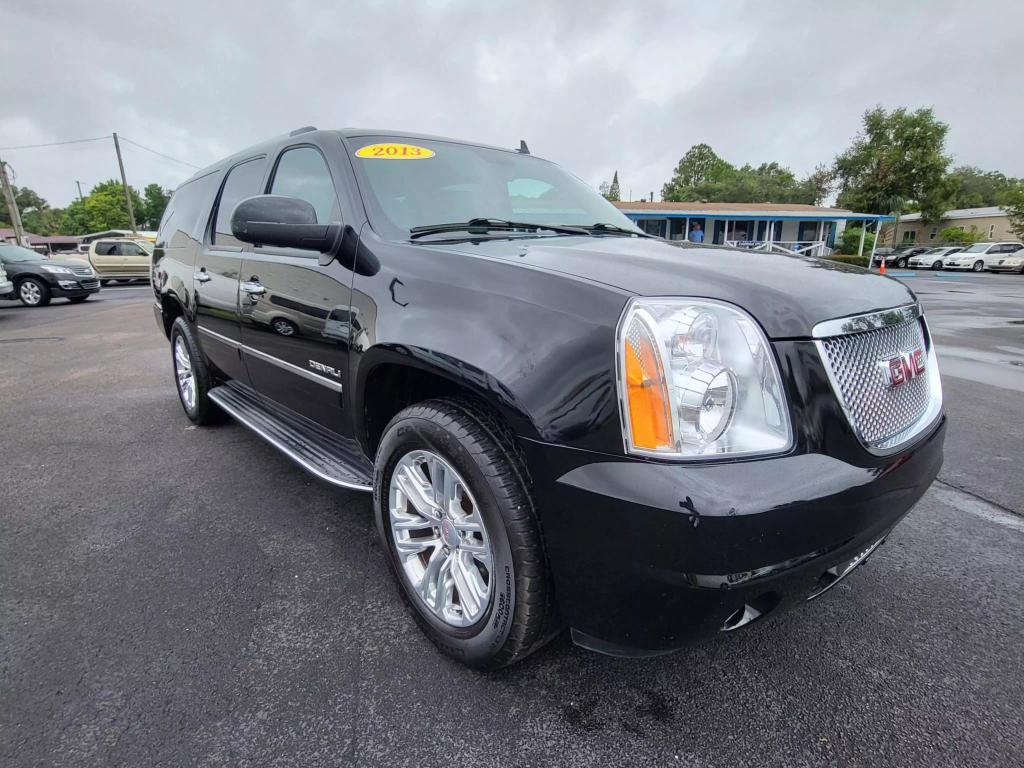 2013 GMC Yukon XL Denali photo 3