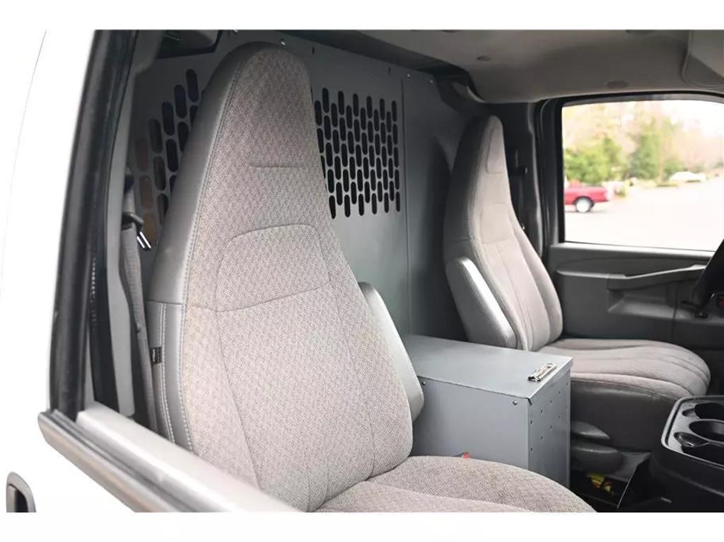 2016 Chevrolet Express Cargo Work Van photo 12