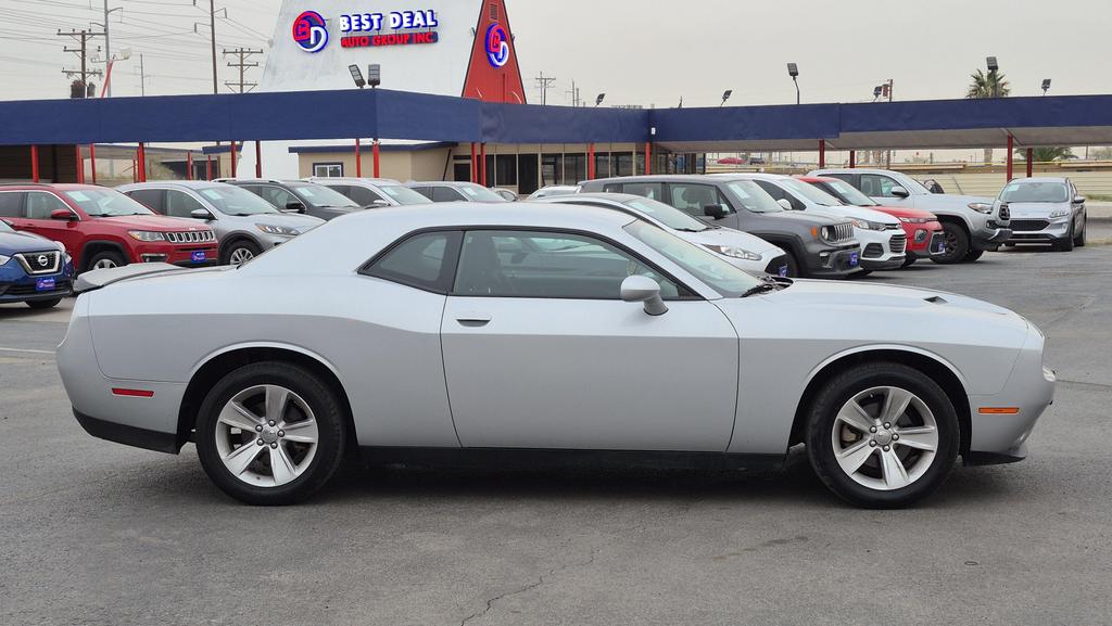 2023 Dodge Challenger SXT photo 7