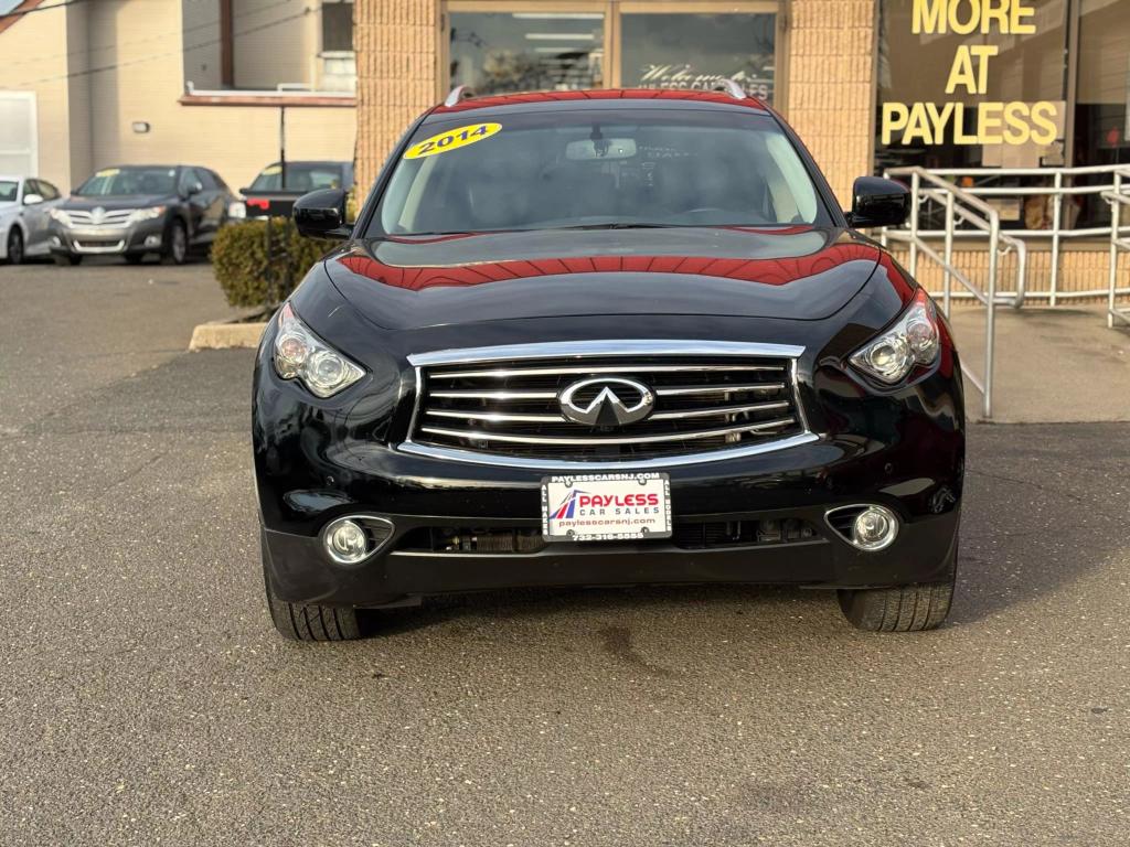 INFINITI QX70's photo